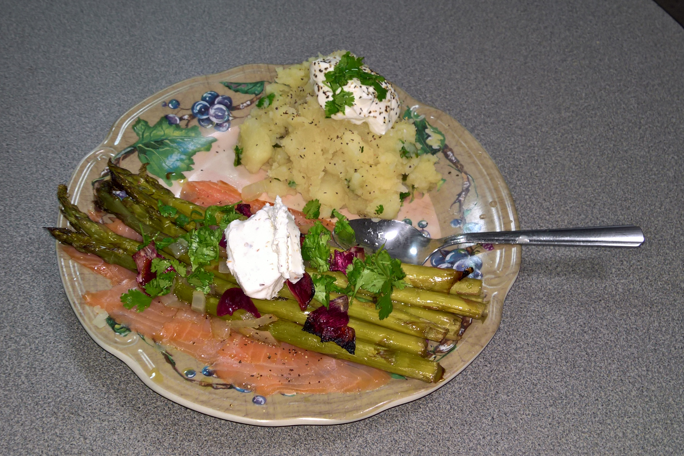 Percy's cooking Smoked Salmon with Asparagus and extra creamy Garlic Mashed Potatoes